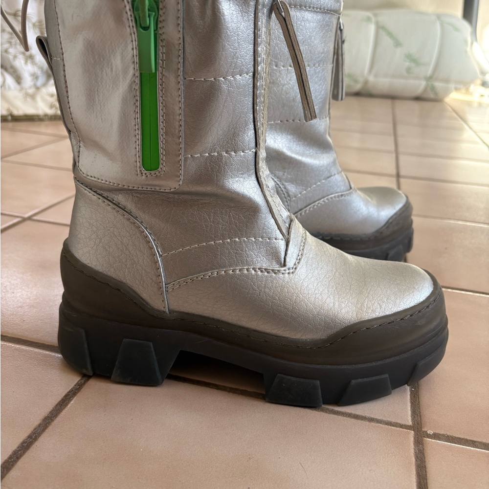 Franco Sarto Women Silver Galaxy Boot Size 6